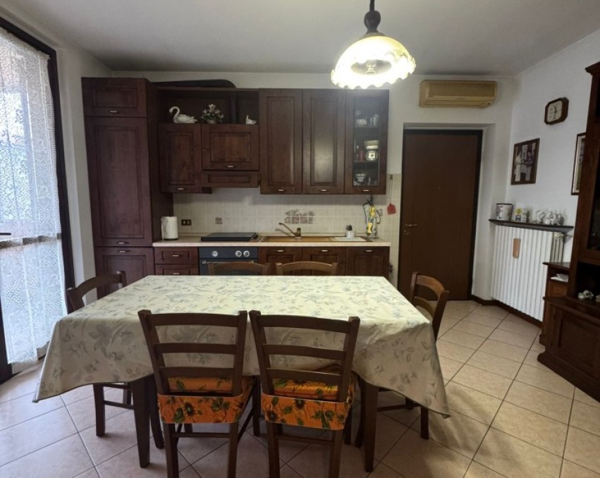 Three-room apartment with terrace in an excellent residential setting – Landriano (PV)