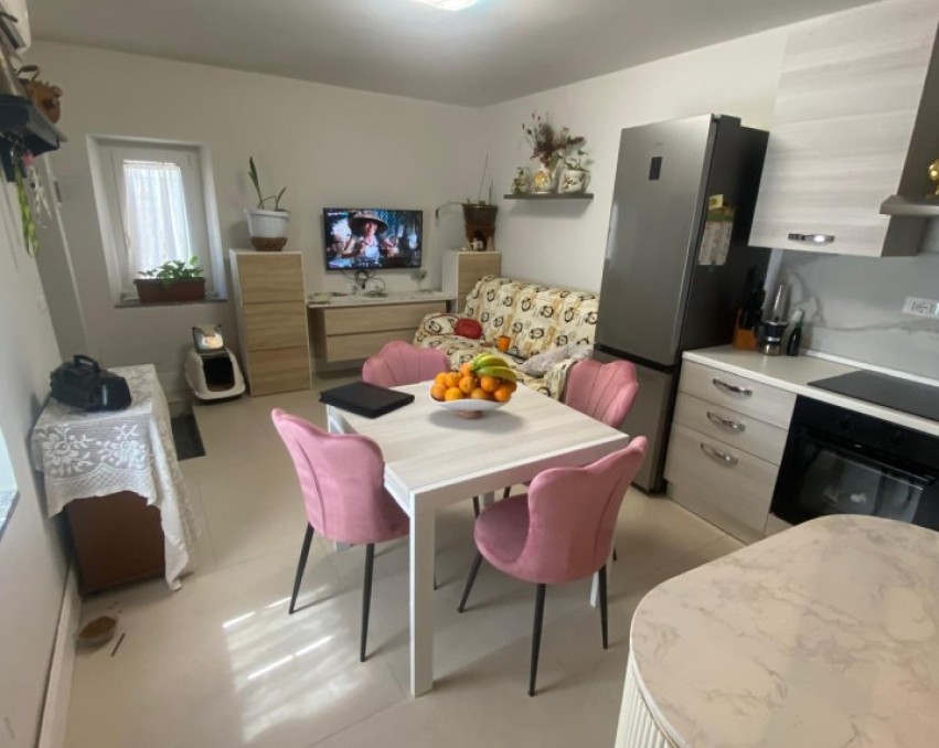 Vistarino (PV), frazione Vivente – Casa semi-indipendente completamente ristrutturata